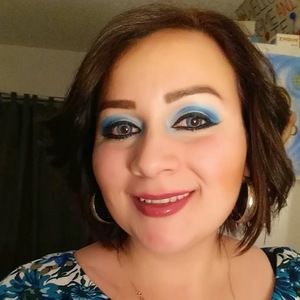 Meet your Posher, Ana